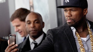 50 Cent macht ein Selfie