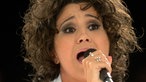 Maria Rita singt