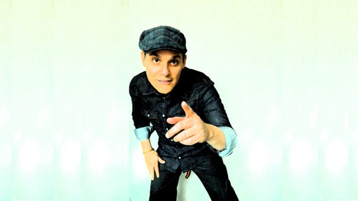 Ray Lugo lacht in die Kamera