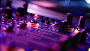 Regler eines DJ-Pults