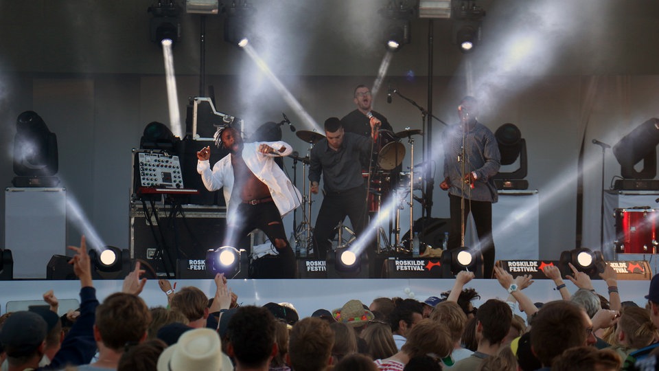 Bildrechte: WDR/Rühl Young Fathers beim Roskilde Festival 2015