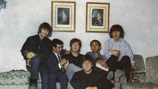foto de los beatles con álvarez