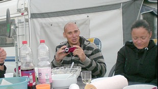 Das Handout des Bundeskriminalamtes zeigt die mutmaßlichen Mitglieder der Terrorzelle Nationalsozialistischer Untergrund (NSU), Uwe Böhnhardt, Uwe Mundlos und Beate Zschäpe (l-r)