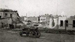 Blick auf das zerstörte Wielun in Polen am 1. September 1939