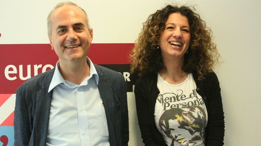 Luigi Reitani mit der Moderatorin Francesca Montinaro