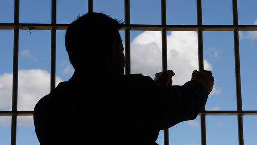 Hinter Gittern