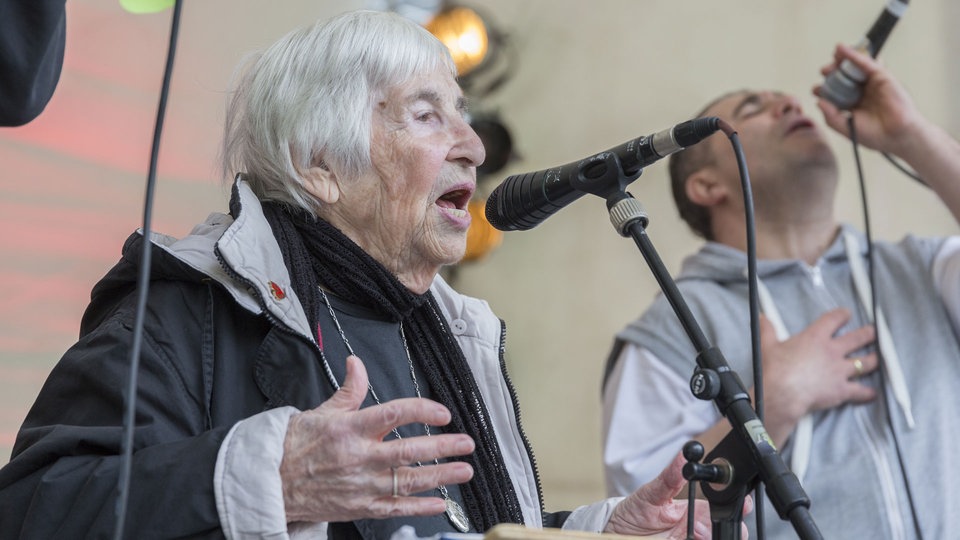 Esther Bejrano