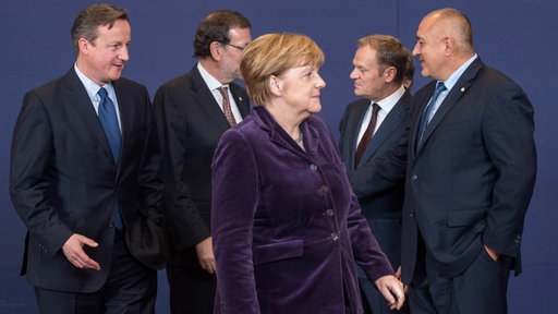 Nemačka kancelarka Angela Merkel, britanski premijer David Cameron, premijer Španije Mariano Rajoy, predsjednik Evropskog savjeta Donald Tusk i premijer Bugarske Boyko Borissov pred početak samita