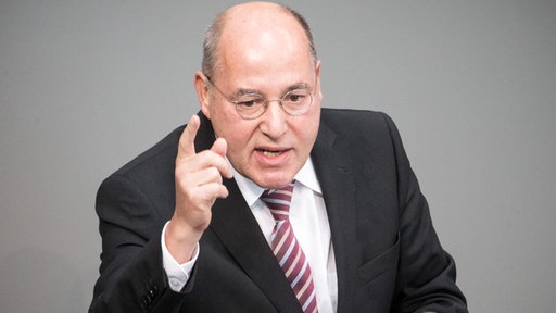 Gregor Gysi za vreme rasprave u Bundestagu
