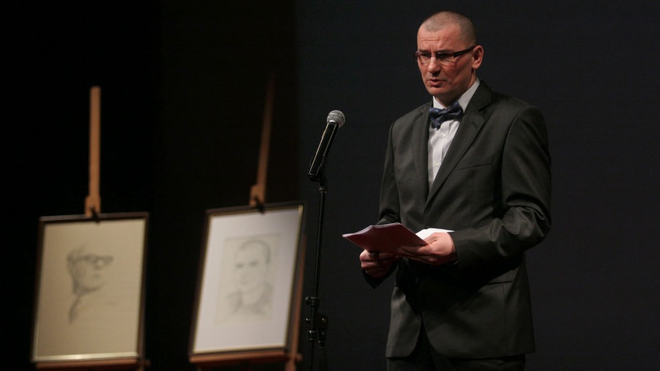 Enes Halilović dobitnik je nagrade "Meša Selimović" za najbolju knjigu objavljenu u 2014. godini