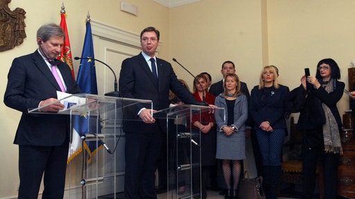 Evropski komesar za proširenje Johanes Han i srpski premijer Aleksandar Vučić