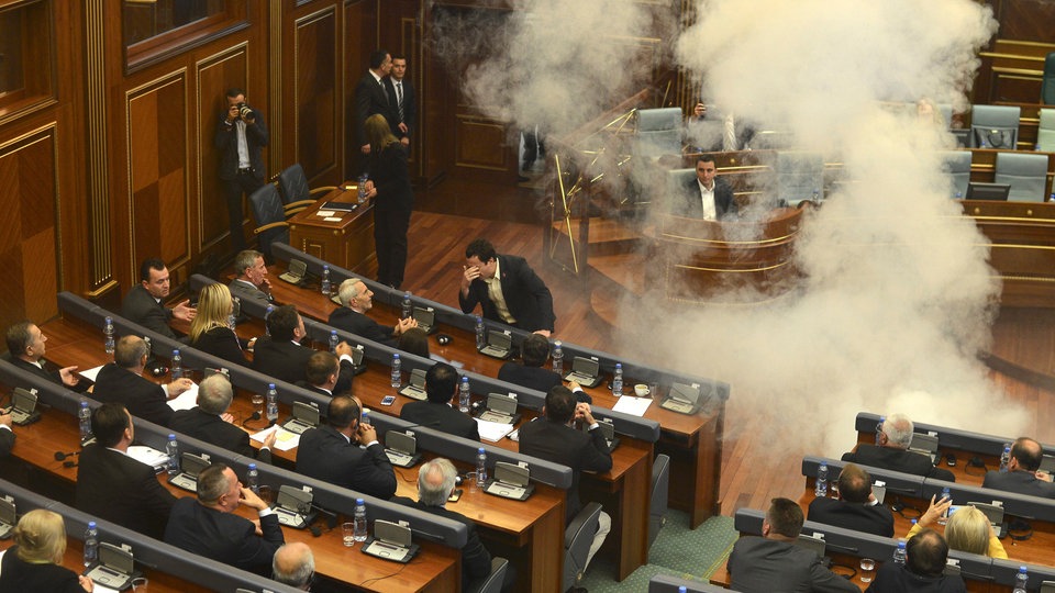 Suzavac u Skupštini Kosova
