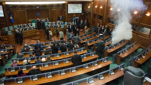 Suzavac u skupštini Kosova