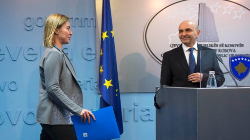 Visoka predstavnica EU za spoljne poslove i bezbednost Federika Mogerini i Premijer Kosova Isa Mustafa