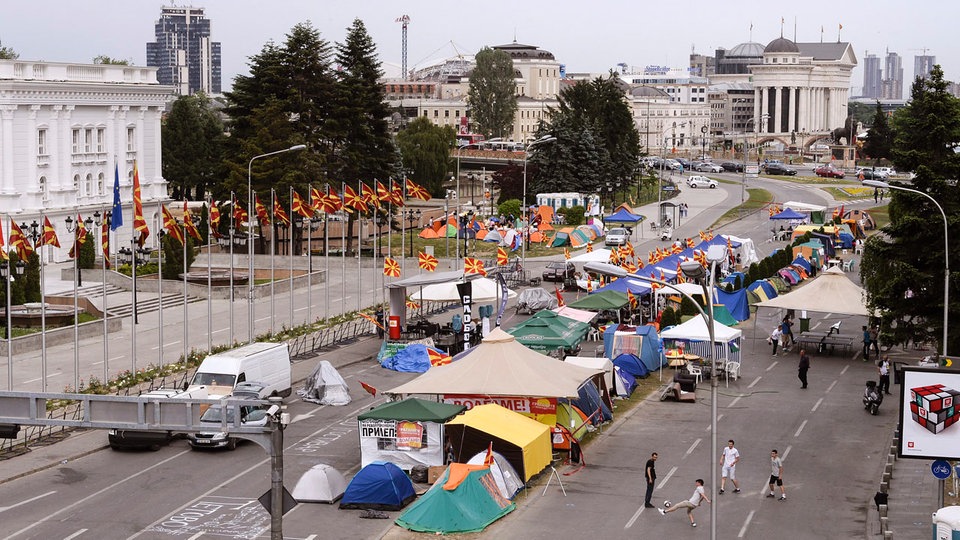 Protestni kamp ispred zgrade Vlade u Skoplju