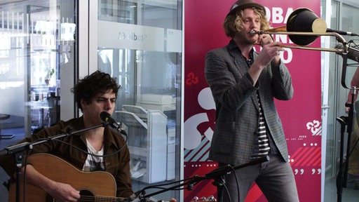 Die Band Bukahara bei einer Live-Session im Funkhaus Europa Studio
